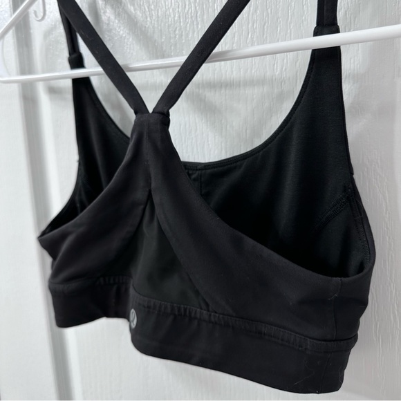 Size 2 Lululemon Sports Bra in Black - Picture 4 of 5